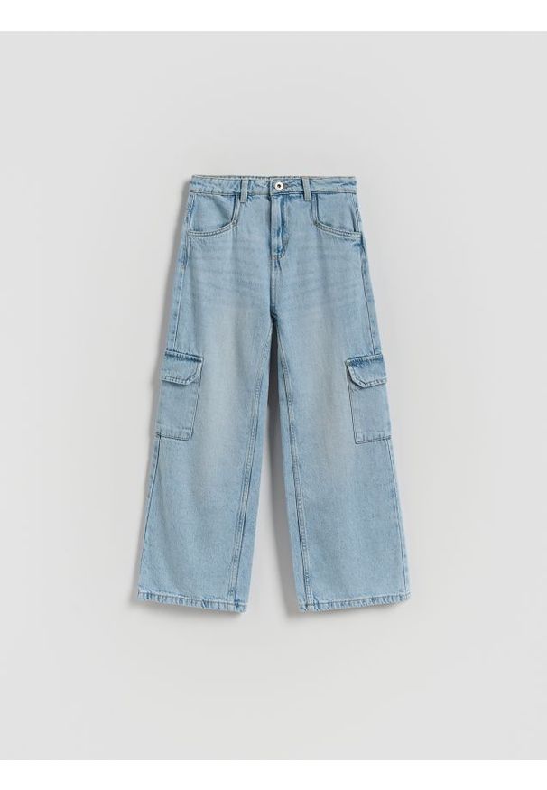 Reserved - Jeansy wide leg z kieszeniami cargo - niebieski. Kolor: niebieski