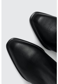 Karl Lagerfeld botki skórzane IKON HEEL damskie kolor czarny na słupku KL39035. Kolor: czarny. Materiał: skóra. Obcas: na słupku. Wysokość obcasa: średni #2