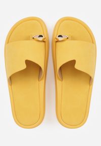 Renee - Żółte Klapki Japonki Ozdobione Aplikacją na Palcu Noevianna. Okazja: na spacer, na co dzień. Kolor: żółty. Materiał: jeans. Wzór: aplikacja. Sezon: wiosna, lato. Styl: casual #3