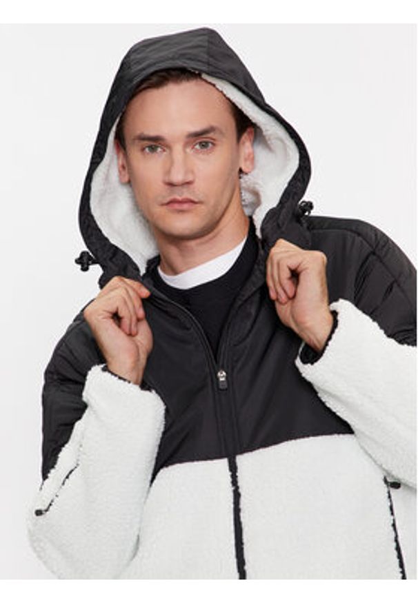Kappa Kurtka przejściowa 331E2RW Czarny Regular Fit. Kolor: czarny. Materiał: syntetyk