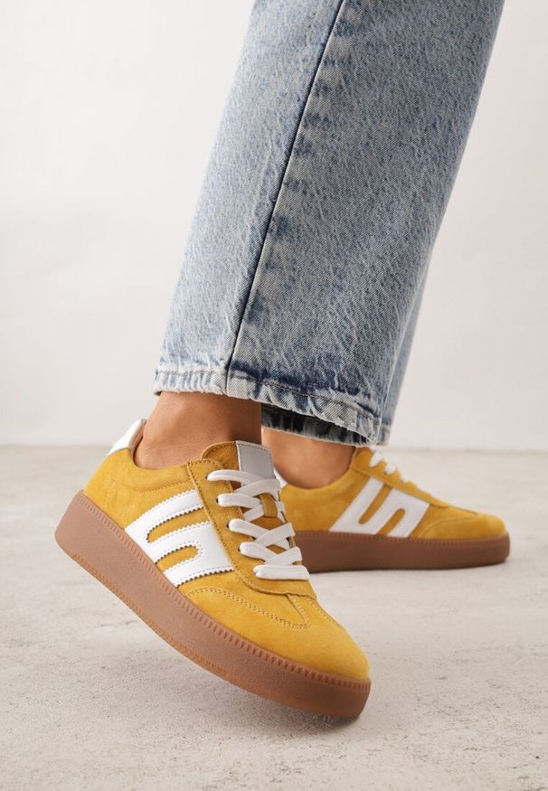 Renee - Żółte Sneakersy Skórzane w Stylu Tenisówek z Geometrycznym Wzorem Eshiryla. Okazja: na co dzień. Kolor: żółty. Materiał: skóra. Wzór: geometria