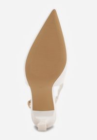 Renee - Białe Eleganckie Szpilki Slingback VICES z Ozdobną Aplikacją przy Pasku Natera. Zapięcie: pasek. Kolor: biały. Wzór: aplikacja. Obcas: na szpilce. Styl: elegancki. Wysokość obcasa: średni #3