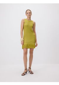 Reserved - Sukienka z frędzlami - oliwkowy. Kolor: oliwkowy. Materiał: dzianina, wiskoza. Typ sukienki: proste #1