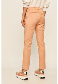 Pepe Jeans - Spodnie Maura. Kolor: brązowy. Materiał: bawełna, materiał, lyocell, elastan, tkanina, poliester. Wzór: gładki #3