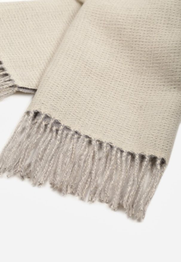 Born2be - Ciemnoszary Klasyczny Szalik z Bawełny i Wiskozy z Frędzlami Vetilisa. Kolor: szary. Materiał: bawełna, wiskoza. Styl: klasyczny