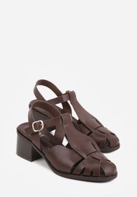 Renee - Ciemnobrązowe Sandały na Słupku Ozdobione Wycięciami Rharlan. Zapięcie: sprzączka. Kolor: brązowy. Wzór: aplikacja. Sezon: lato. Obcas: na słupku. Styl: elegancki. Wysokość obcasa: średni #2