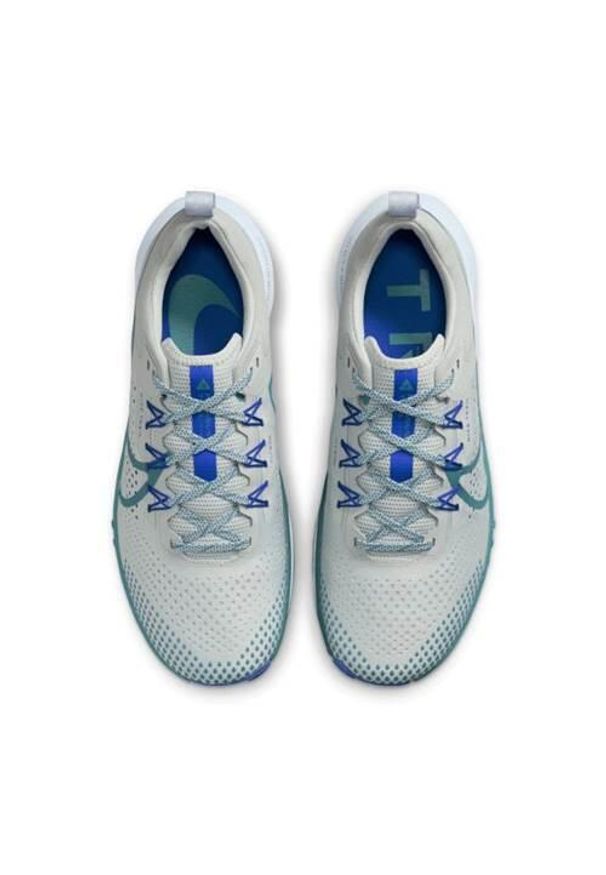 Buty do biegania męskie Nike React Pegasus Trail 4. Zapięcie: sznurówki. Kolor: wielokolorowy, szary. Materiał: guma, materiał, syntetyk, tkanina. Szerokość cholewki: normalna