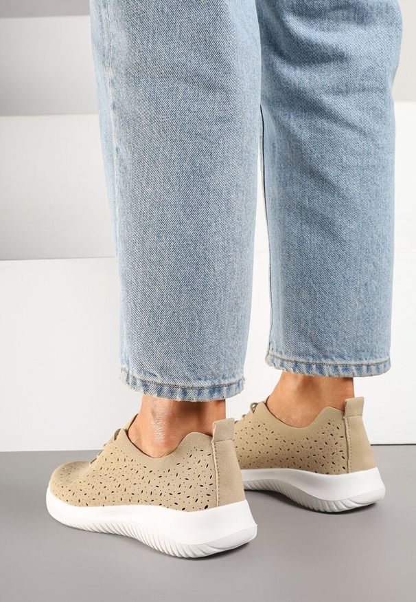 Born2be - Beżowe Sneakersy z Ażurową Cholewką Grellio. Okazja: na co dzień. Kolor: beżowy. Materiał: jeans. Szerokość cholewki: normalna. Wzór: ażurowy