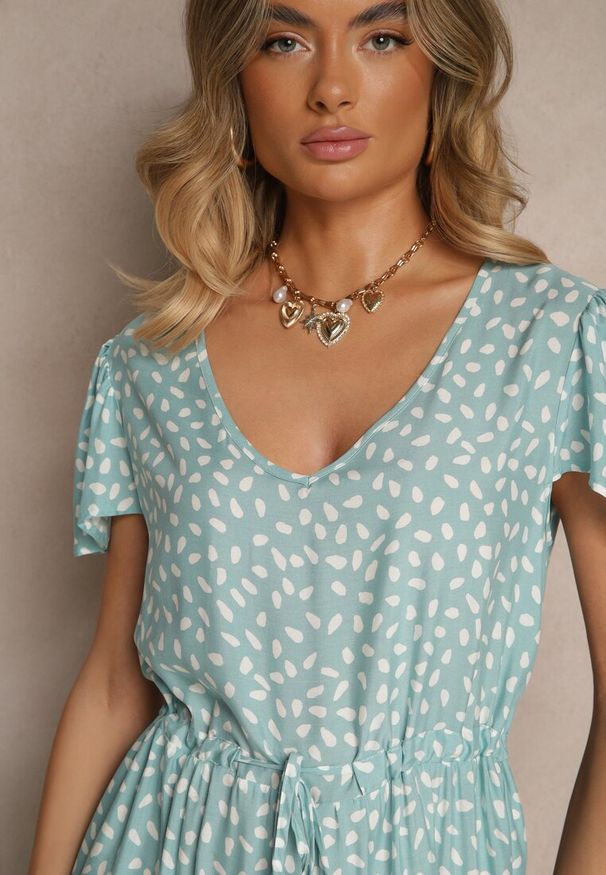 Renee - Jasnoniebieska Rozkloszowana Sukienka z Bawełną i Geometrycznym Motywem Mevelaia. Okazja: na co dzień. Kolor: niebieski. Materiał: bawełna. Wzór: geometria. Typ sukienki: rozkloszowane. Styl: klasyczny, casual