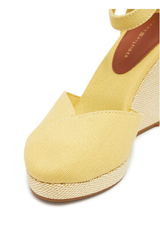 TOMMY HILFIGER - Tommy Hilfiger Półbuty Flag High Wedge Espad Closed Toe FW0FW08494 Żółty. Kolor: żółty. Materiał: materiał