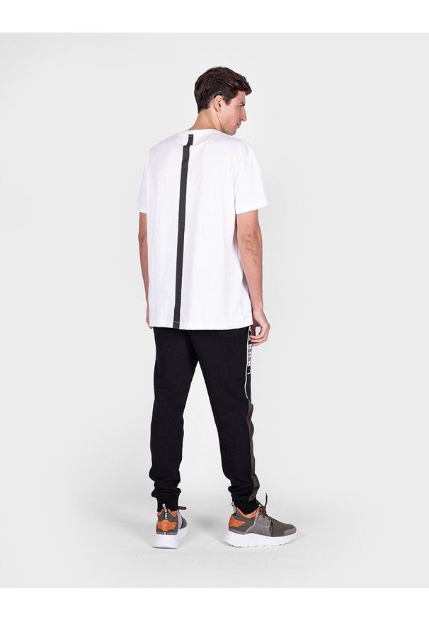Les Hommes T-shirt "City" | URG820P UG814 | Oversized T-Shirt | Mężczyzna | Biały. Kolor: biały. Materiał: bawełna. Wzór: nadruk