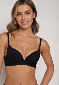 Born2be - Czarny Gładki Biustonosz Push-up Halilura. Kolor: czarny. Rodzaj stanika: push-up. Wzór: gładki #1
