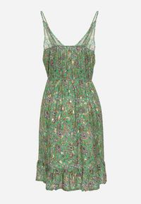 Born2be - Zielona Wiskozowa Sukienka na Ramiączkach z Kopertowym Dekoltem i Gumką w Pasie Dimiette. Okazja: na co dzień. Typ kołnierza: dekolt w kształcie V. Kolor: zielony. Materiał: wiskoza. Długość rękawa: na ramiączkach. Typ sukienki: kopertowe. Styl: casual #5