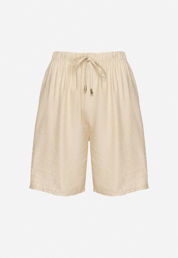 Born2be - Beżowe Szorty Ozdobione Sznurkiem Lunareina. Okazja: na co dzień. Kolor: beżowy. Wzór: aplikacja. Sezon: lato. Styl: casual