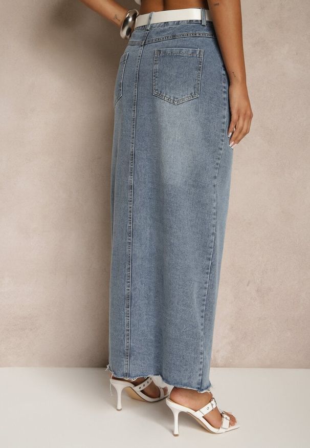 Renee - Niebieska Spódnica Jeansowa o Ołówkowym Kroju Zdobiona Rozcięciem Lisovira. Stan: podwyższony. Kolor: niebieski. Materiał: jeans. Wzór: aplikacja. Styl: elegancki