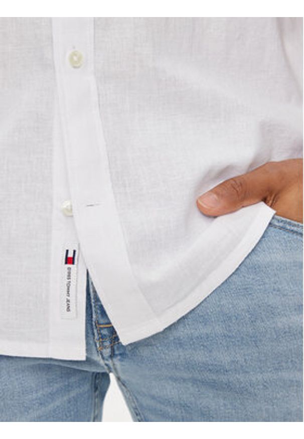 Tommy Jeans Koszula Mao DM0DM18965 Biały Regular Fit. Kolor: biały. Materiał: len, bawełna