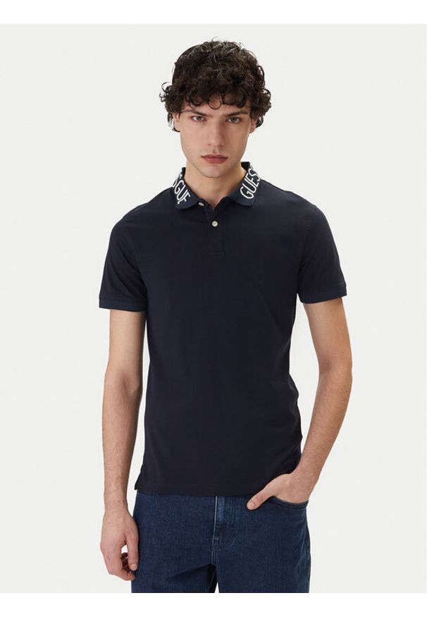 Guess Polo M6GP66 K3070 Granatowy Slim Fit. Typ kołnierza: polo. Kolor: niebieski. Materiał: bawełna