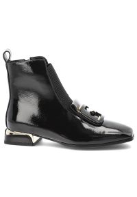 Czarne Botki S.Barski Stylowe Buty Damskie Z Broszką. Zapięcie: klamry. Kolor: czarny. Materiał: lakier, skóra. Sezon: zima, jesień. Obcas: na obcasie. Styl: elegancki. Wysokość obcasa: średni #2