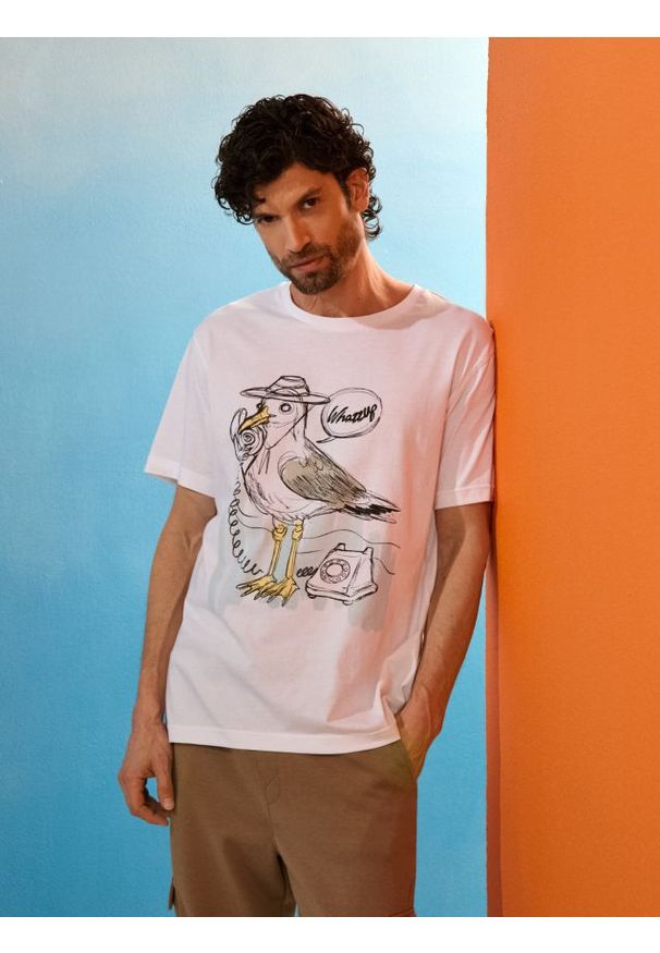 Sinsay - Bawełniana koszulka z nadrukiem ptaka - biały. Kolor: biały. Materiał: bawełna. Wzór: nadruk