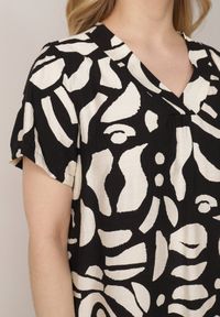 Born2be - Czarna Pudełkowa Sukienka z Wiskozy z Dekoltem w Serek w Abstrakcyjny Wzór Cresom. Okazja: na co dzień. Typ kołnierza: dekolt w serek. Kolekcja: plus size. Kolor: czarny. Materiał: wiskoza. Sezon: lato. Typ sukienki: proste, dla puszystych. Styl: casual #8