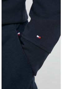 TOMMY HILFIGER - Tommy Hilfiger bluza damska kolor granatowy gładka. Kolor: niebieski. Materiał: wiskoza. Wzór: gładki #5