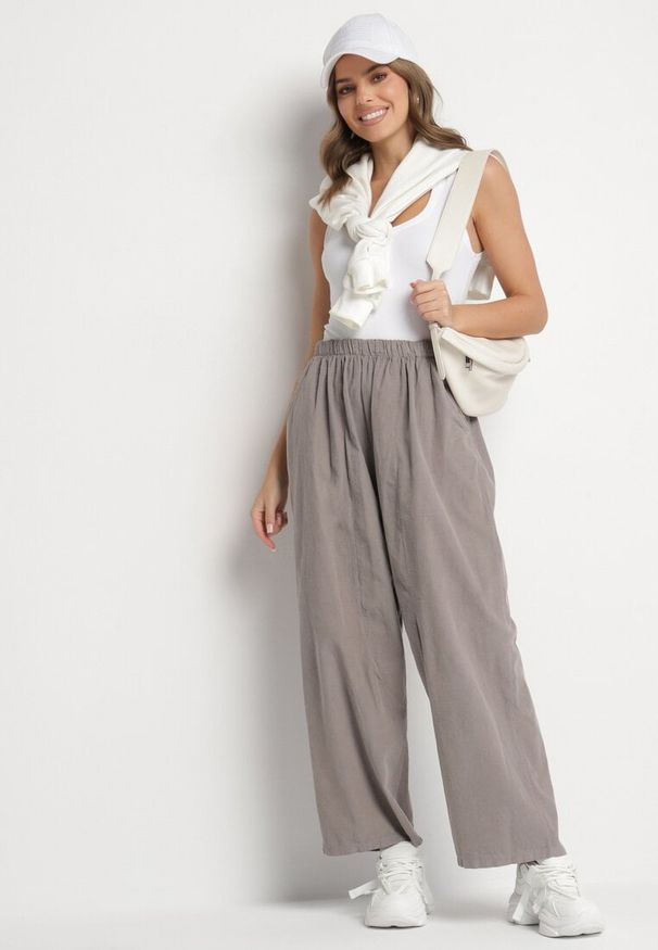 Born2be - Szare Szerokie Spodnie z Bawełny z Wysokim Stanem Florili. Okazja: na co dzień. Stan: podwyższony. Kolor: szary. Materiał: bawełna. Sezon: wiosna, lato. Styl: elegancki, casual, klasyczny