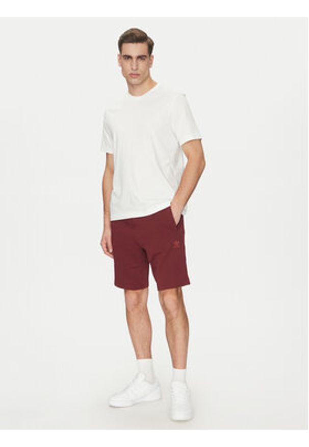 Adidas - adidas Szorty sportowe Essentials Trefoil JD2436 Czerwony Regular Fit. Kolor: czerwony. Materiał: bawełna. Styl: sportowy
