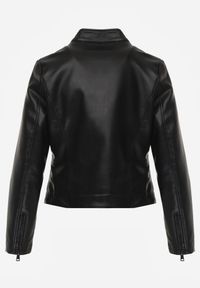 Born2be - Czarna Klasyczna Kurtka Ramoneska o Dopasowanym Kroju ze Stójką Leamariel. Okazja: na co dzień. Typ kołnierza: kołnierzyk stójkowy. Kolor: czarny. Materiał: poliester, skóra, jeans. Styl: klasyczny #4