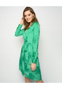 Pinko - PINKO - Zielona sukienka Alicia. Okazja: na imprezę, na randkę. Kolor: zielony. Materiał: tkanina, żakard, materiał. Długość rękawa: długi rękaw. Wzór: kwiaty. Typ sukienki: koszulowe. Styl: klasyczny, elegancki. Długość: midi #6