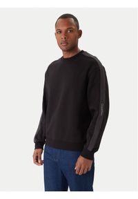 Calvin Klein Jeans Bluza Logo Tape J30J327230 Czarny Regular Fit. Kolor: czarny. Materiał: bawełna #1