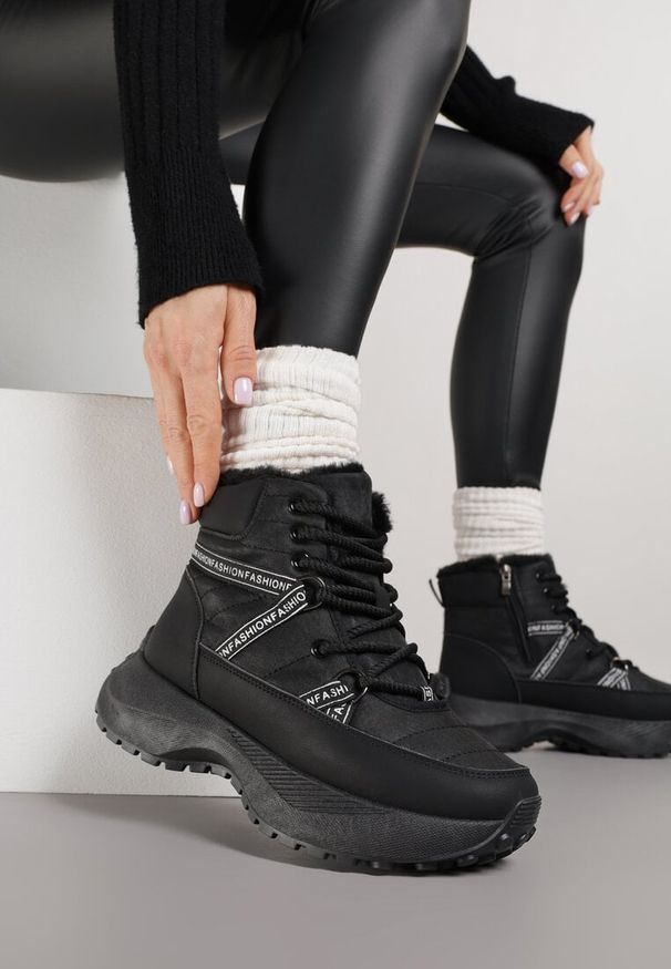 Renee - Czarne Sportowe Śniegowce Chunky na Platformie Ishweda. Kolor: czarny. Materiał: jeans. Obcas: na platformie. Styl: sportowy