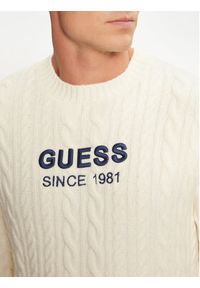 Guess Sweter M4BR11 Z3HA2 Beżowy Regular Fit. Kolor: beżowy. Materiał: syntetyk