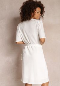 Renee - Biała Sukienka Kopertowa z Wiązaniem Swettia. Kolor: biały. Typ sukienki: kopertowe #3