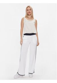Guess Spodnie dresowe V4GB02 KBFB2 Biały Regular Fit. Kolor: biały. Materiał: syntetyk
