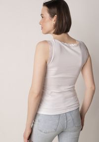 Born2be - Biały Bawełniany Top z Koronkową Górą Beralia. Kolor: biały. Materiał: bawełna, koronka. Wzór: aplikacja #6