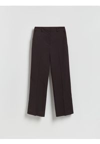 Reserved - Spodnie w prążek - burgundowy. Kolor: czerwony. Materiał: dzianina, wiskoza. Wzór: prążki #1