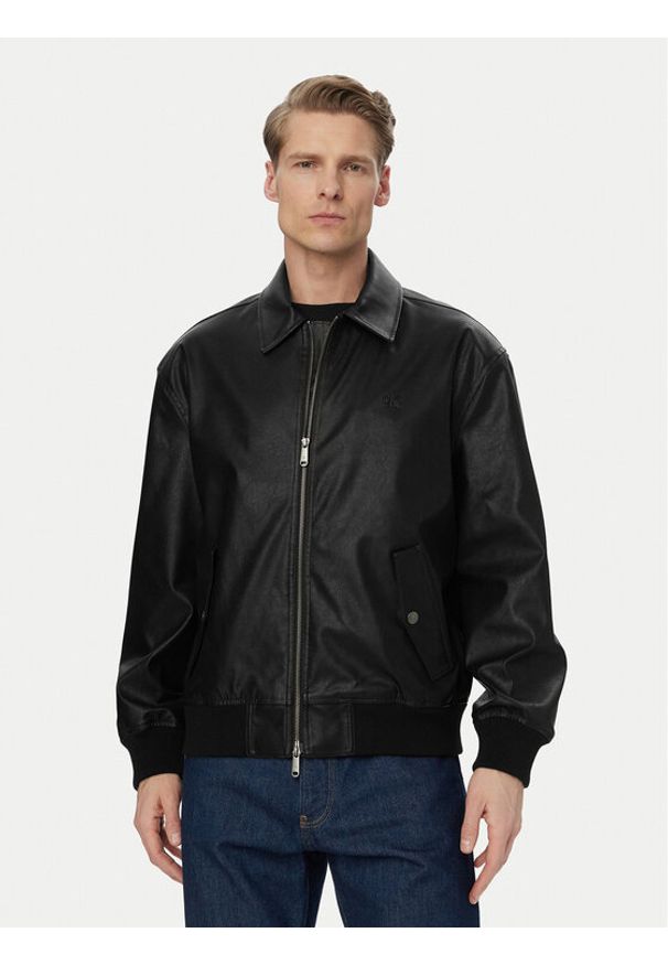 Calvin Klein Jeans Kurtka z imitacji skóry LV04RF403G Czarny Relaxed Fit. Kolor: czarny. Materiał: syntetyk