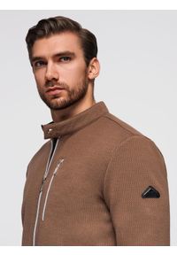Ombre Clothing - Męska strukturalna kurtka biker ze stójką – brązowa V2 - Rozmiar: S. Okazja: na co dzień. Typ kołnierza: kołnierzyk stójkowy. Kolor: brązowy. Materiał: skóra, poliester, dzianina. Styl: casual, elegancki #8
