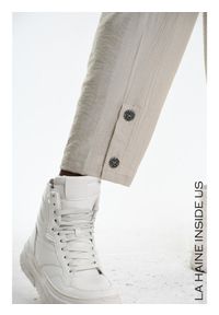 La Haine Inside Us Spodnie | 3M M1247 | Mężczyzna | Beżowy. Okazja: na co dzień. Kolor: beżowy. Materiał: wiskoza, poliamid. Wzór: aplikacja. Styl: casual, elegancki #4