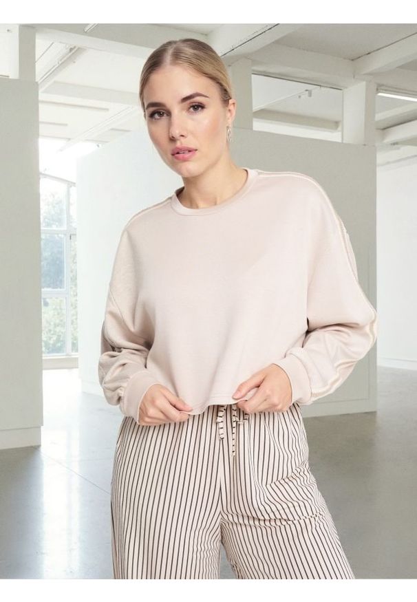 Sinsay - Bluza z dekoracyjnymi lampasami soft touch - beżowy. Kolor: beżowy. Materiał: wiskoza, dzianina