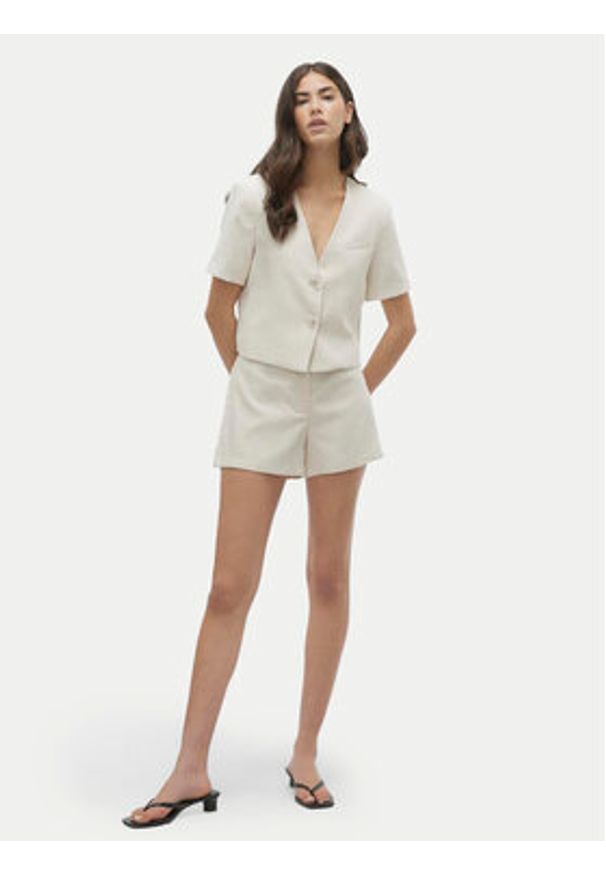 Vero Moda Szorty materiałowe Florence 10306692 Écru Regular Fit. Materiał: syntetyk, wiskoza