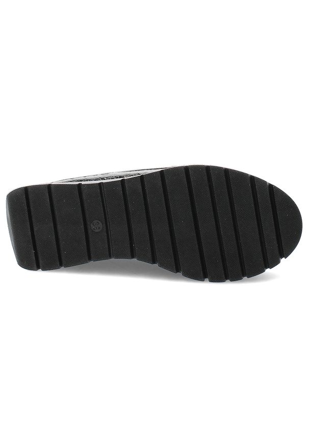 Czarne Modne Półbuty Armodo Stylowe Obuwie Damskie. Okazja: na spotkanie biznesowe. Zapięcie: klamry. Kolor: czarny. Materiał: skóra, lakier. Styl: elegancki