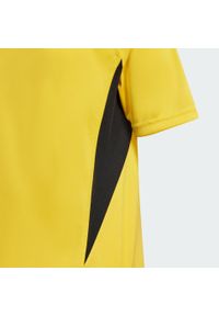 Adidas - Juventus Tiro 23 Training Jersey Juniors. Kolor: żółty. Materiał: jersey. Sport: piłka nożna