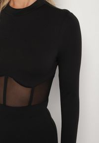 Born2be - Czarna Dopasowana Sukienka Vices Ozdobiona Gorsetową Przezroczystą Górą Axerne. Typ kołnierza: dekolt gorset. Kolor: czarny. Wzór: aplikacja. Typ sukienki: gorsetowe. Styl: klasyczny, elegancki #2