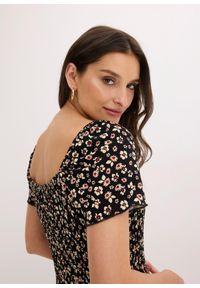 bonprix - Długa sukienka z mieszanki wiskozy. Typ kołnierza: dekolt w karo. Kolor: czarny. Materiał: wiskoza. Wzór: nadruk. Styl: elegancki. Długość: maxi #2