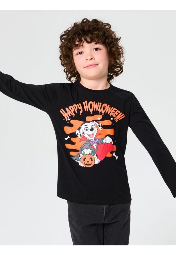 Sinsay - Bawełniana koszulka z nadrukiem PAW Patrol - czarny. Kolor: czarny. Materiał: bawełna. Wzór: nadruk