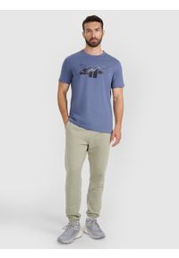 4f - 4F T-shirt regular z nadrukiem męski - granatowy L. Okazja: na co dzień. Kolor: niebieski. Materiał: jersey, materiał, bawełna. Długość rękawa: krótki rękaw. Długość: krótkie. Wzór: nadruk. Styl: klasyczny, sportowy, casual