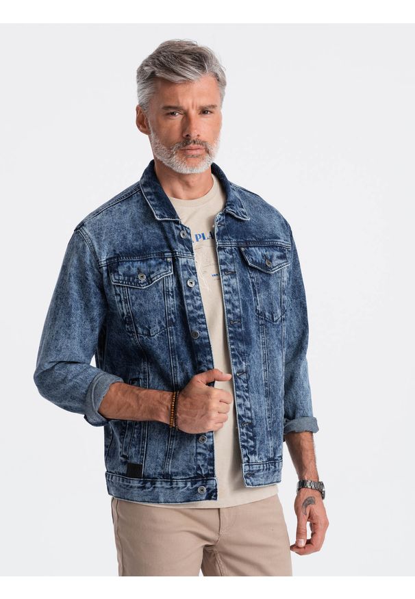 Ombre Clothing - Jeansowa kurtka męska katana z washem – niebieska V4. Okazja: na co dzień. Kolor: niebieski. Materiał: jeans. Styl: casual