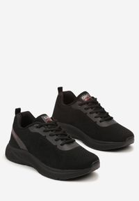 Born2be - Czarne Buty Sportowe Wilefia. Okazja: na co dzień. Nosek buta: okrągły. Kolor: czarny. Materiał: materiał. Szerokość cholewki: normalna. Sport: fitness