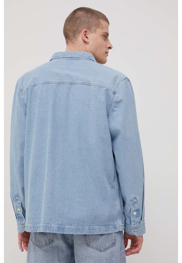 Lee koszula jeansowa męska relaxed z kołnierzykiem klasycznym. Typ kołnierza: kołnierzyk klasyczny. Kolor: niebieski. Materiał: jeans. Styl: klasyczny